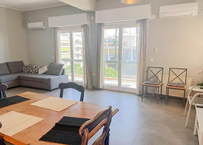 Alimos Sea View Family Apartment