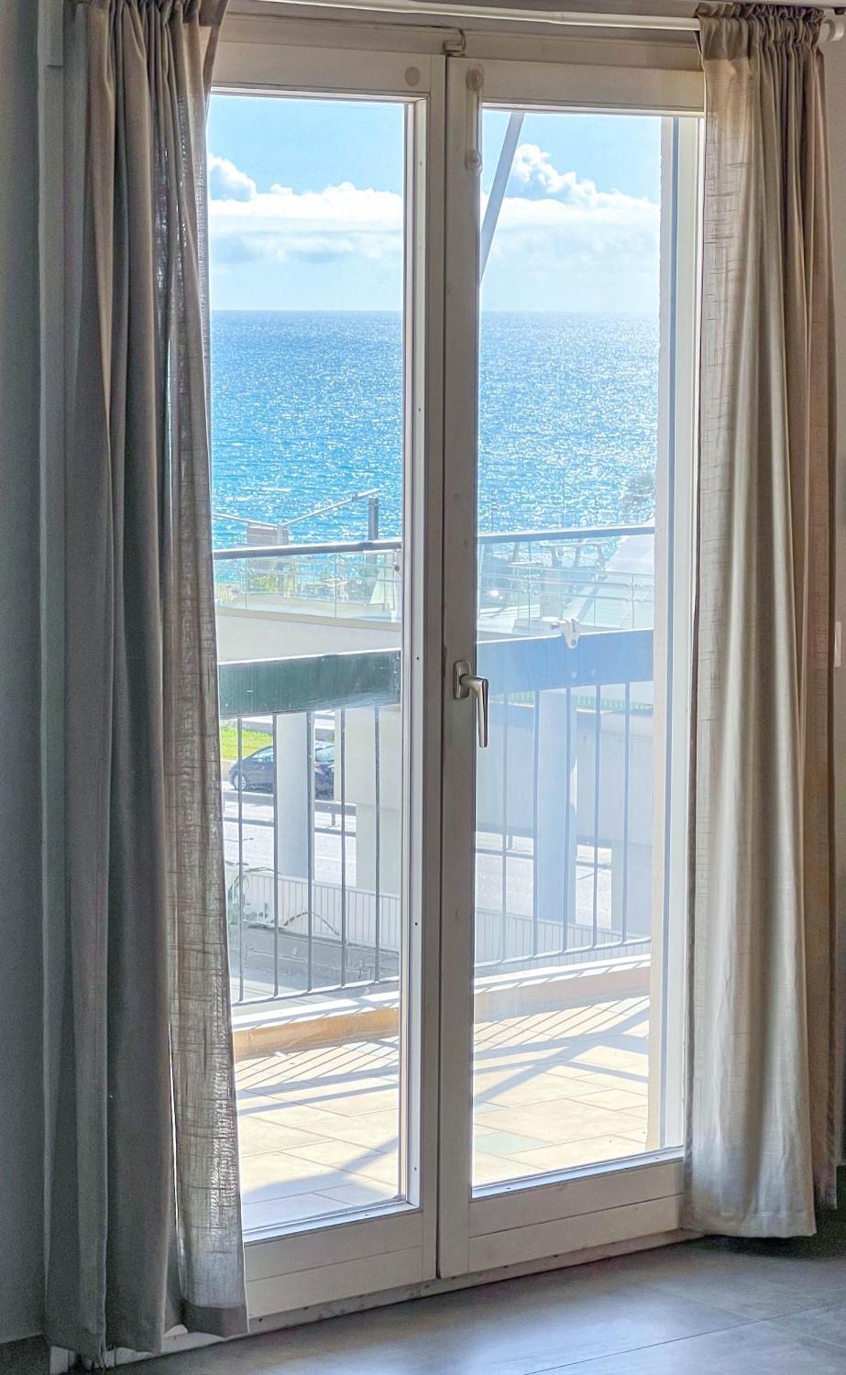 Alimos Sea View Family Apartment Athens