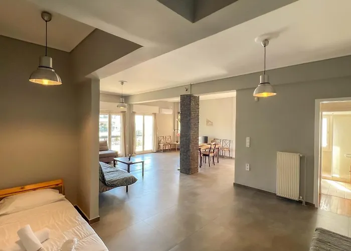 Alimos Sea View Family Apartment